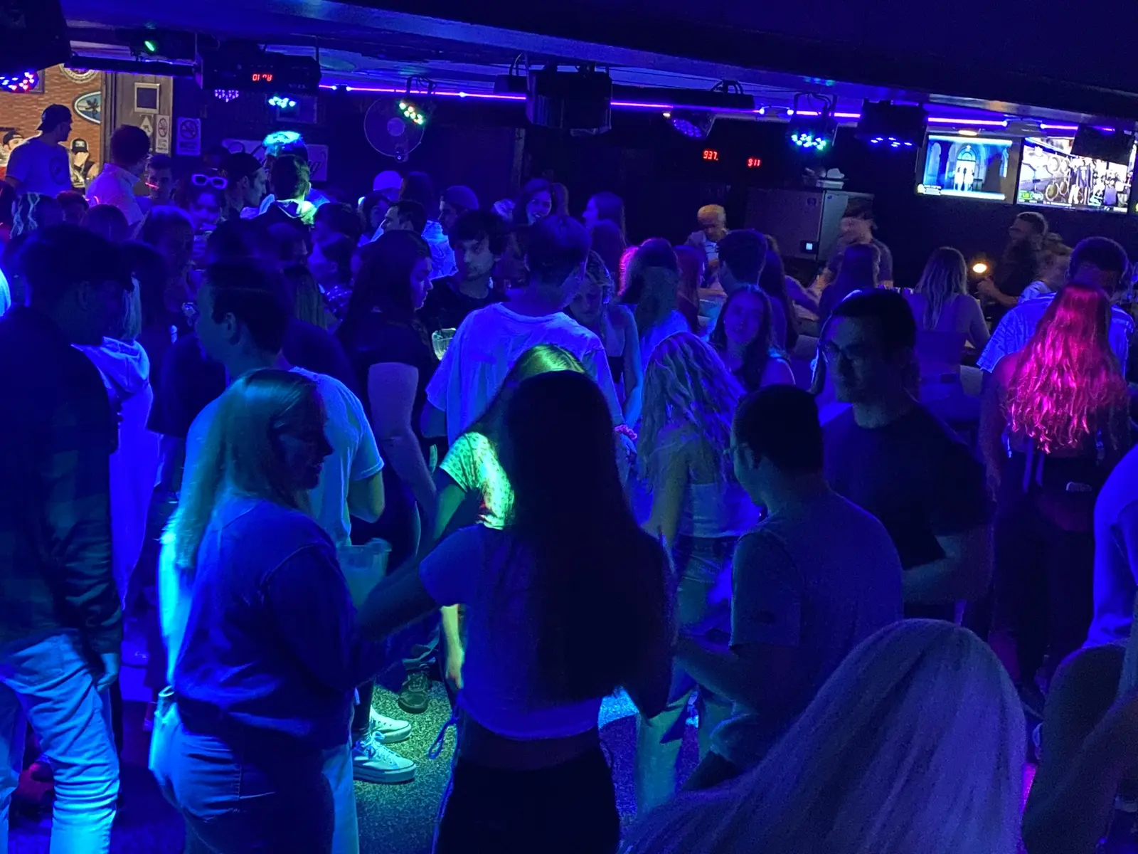 Bar interior at Murph's Study Hall